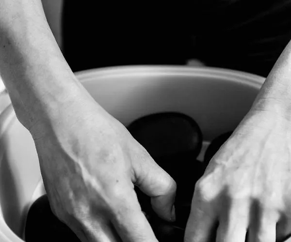 4 Seasons Premium & Massage Treatments Agios Athanasios (Pella)